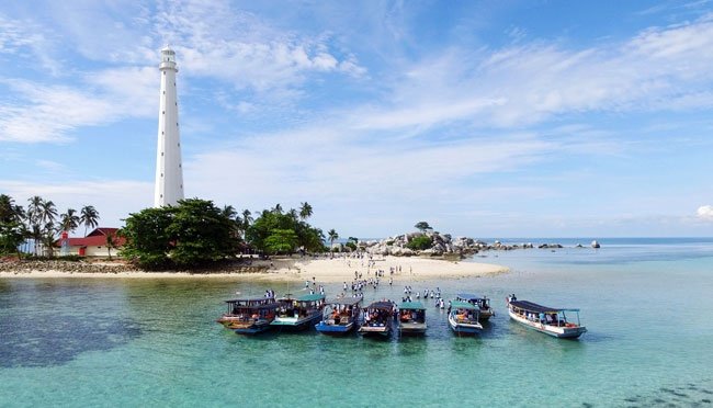 Rekomendasi Tempat Wisata Terbaik di Belitung: Petualangan di Kampung Halaman Shabrina Leanor