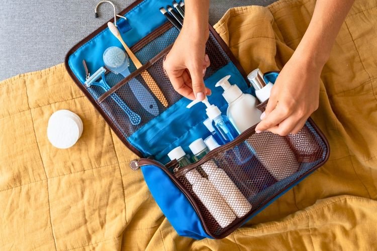 7 Benda Tidak Penting di Tas Travelpadanmu Hapuskan demi Liburan Lebih Praktis