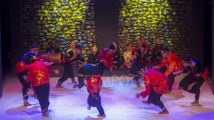 Randai Pincuran Tujuah Sajikan Naskah Adat Pulang Kabakoengan