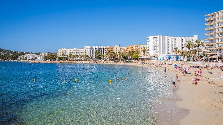 Ibiza batasi kedatangan kendaraan turis di musim panas 2025